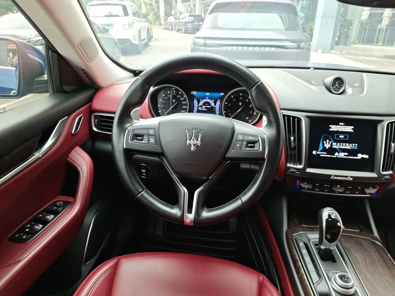 Maserati Levante 2016 3.0T Standard Edition — миниатюра 10