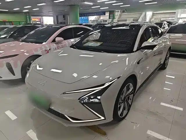 Zhiji L7 2022 Angel Wheel Edition