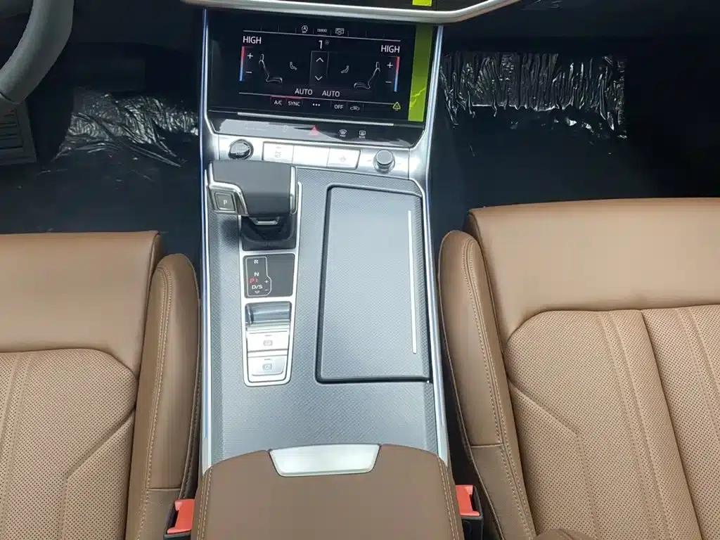 Audi A6L 2025 Facelift 40 TFSI Luxury Dynamic — миниатюра 22