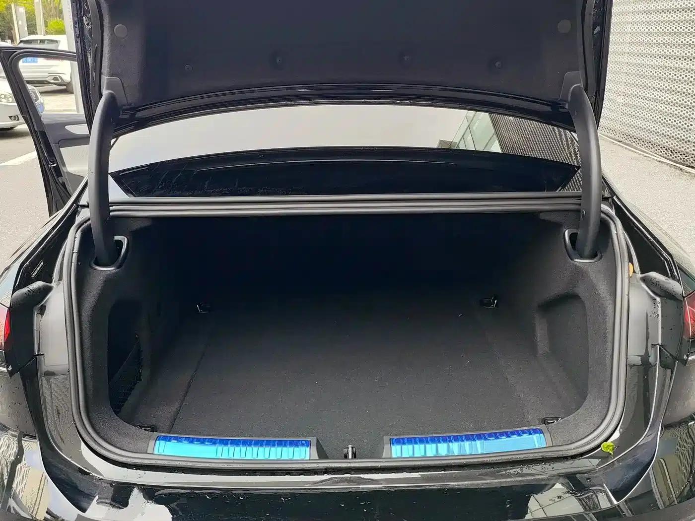 Audi A6L 2026 2.0T quattro Premium — миниатюра 11
