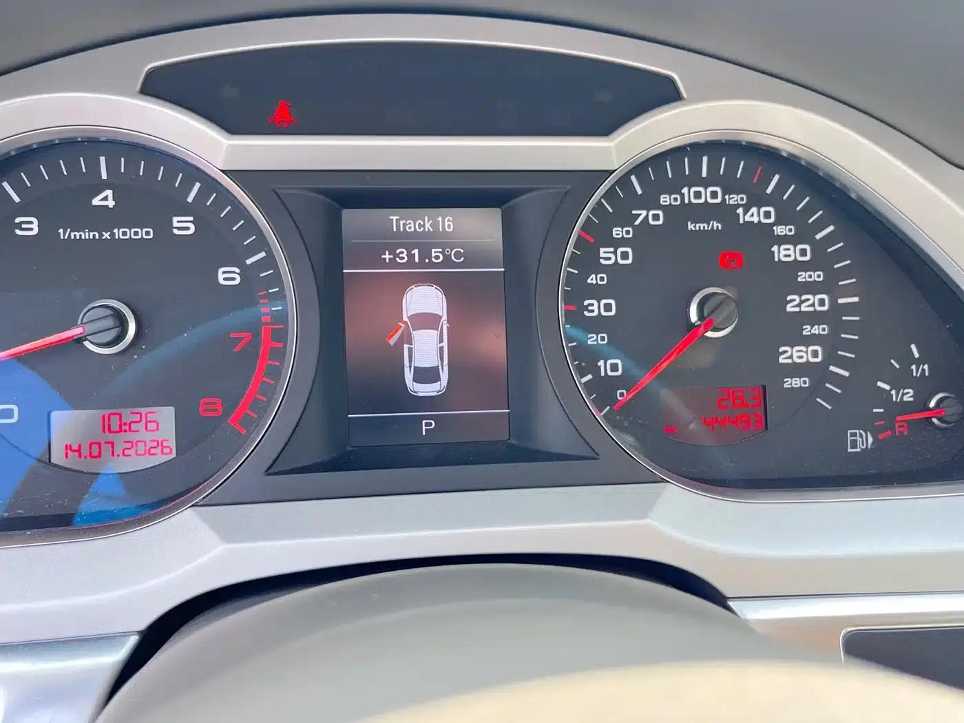 Audi A6L 2011 2.4L Comfort — миниатюра 8