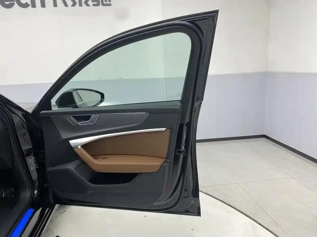 Audi A6L 2025 Facelift 40 TFSI Luxury Dynamic — миниатюра 25