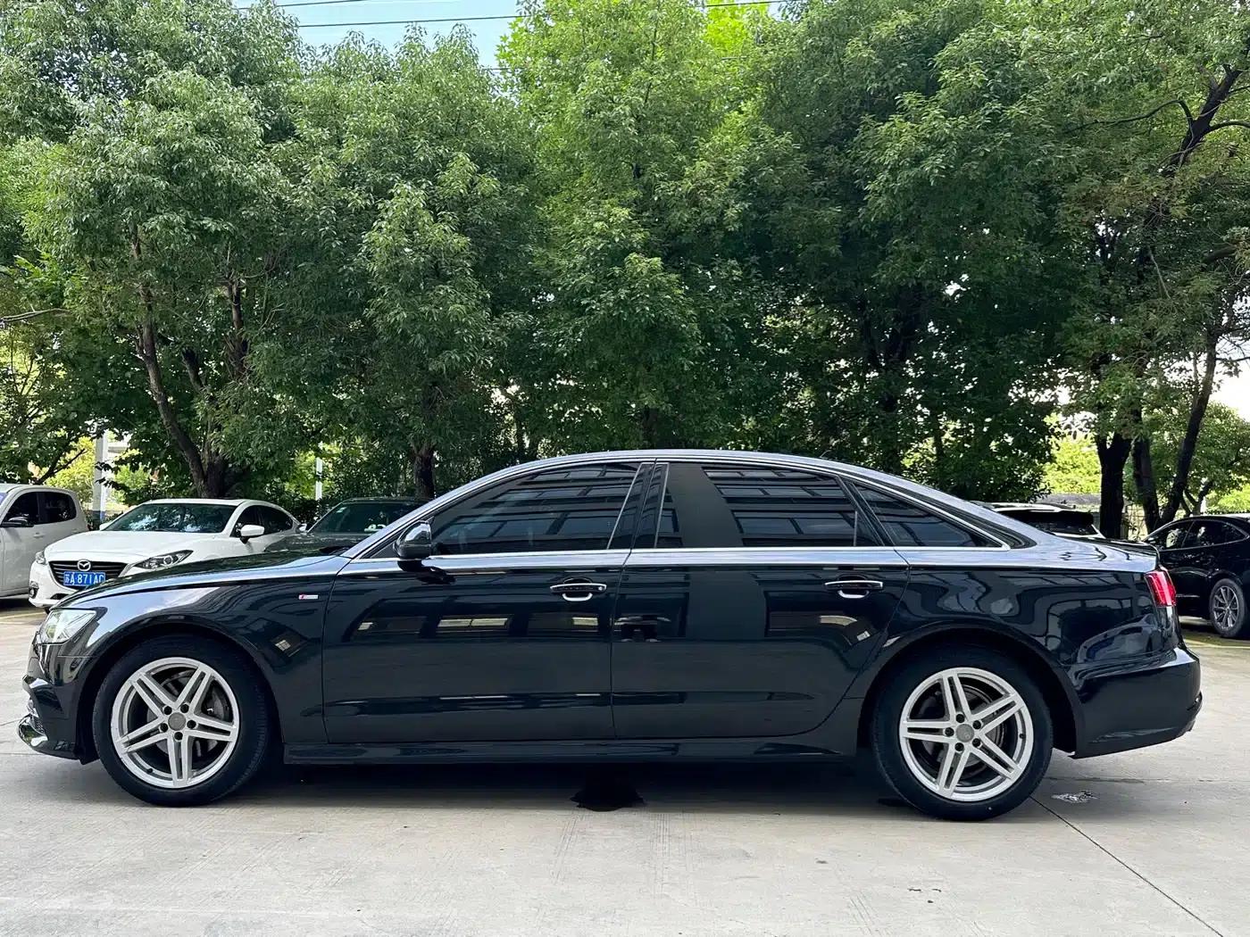 Audi A6L 2018 30th Anniversary Edition 30 FSI Fashion Model — миниатюра 10