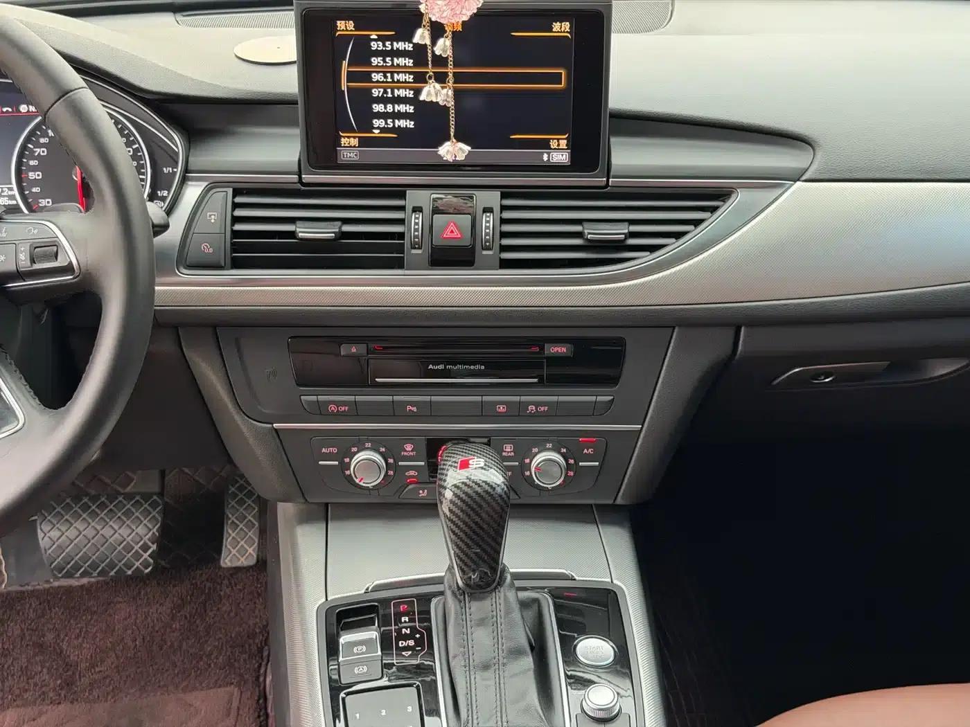 Audi A6L 2018 30th Anniversary Edition TFSI Progressive — миниатюра 14