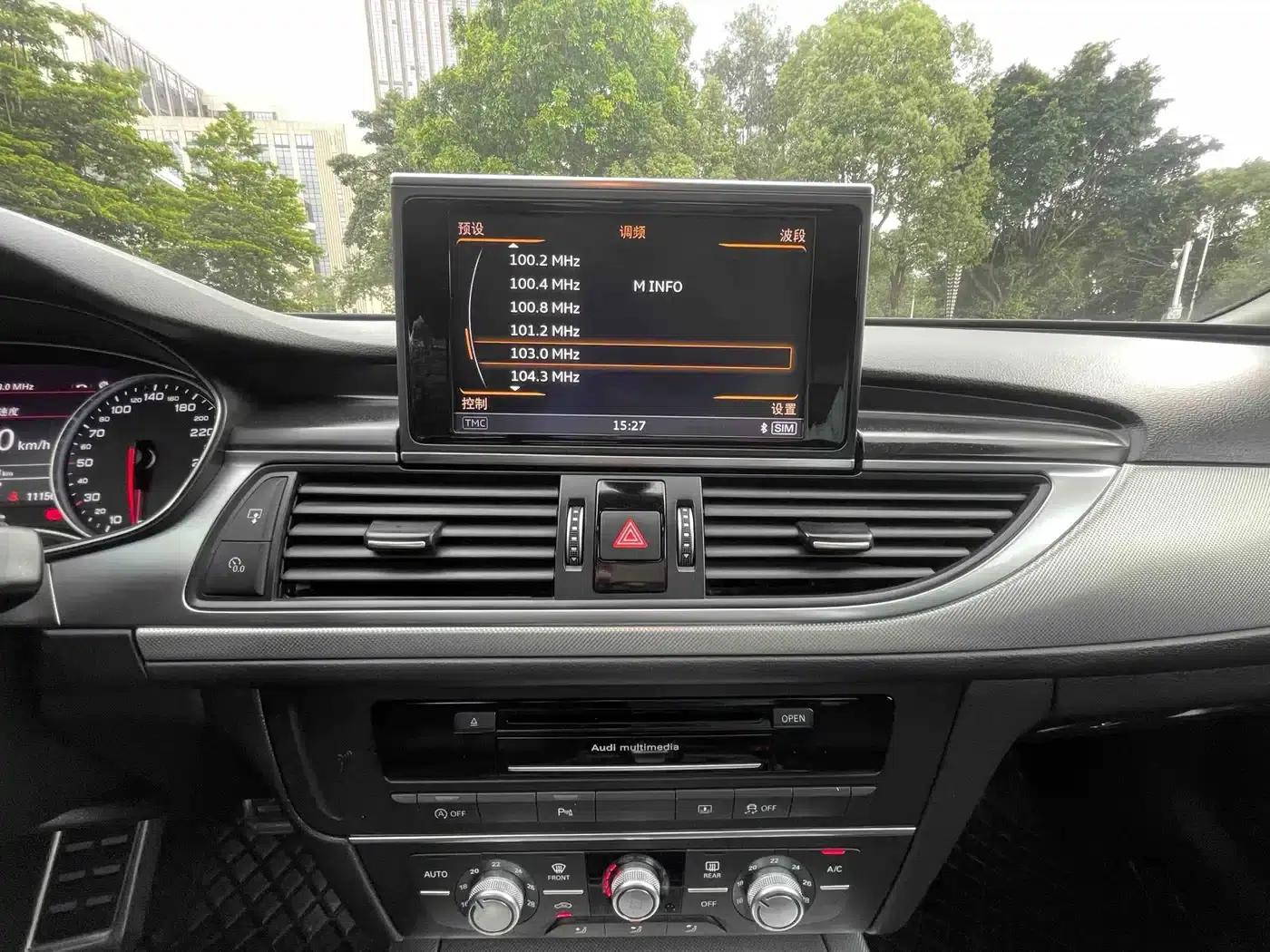 Audi A6L 2018 30th Anniversary Edition 35 TFSI Fashion Model — миниатюра 16