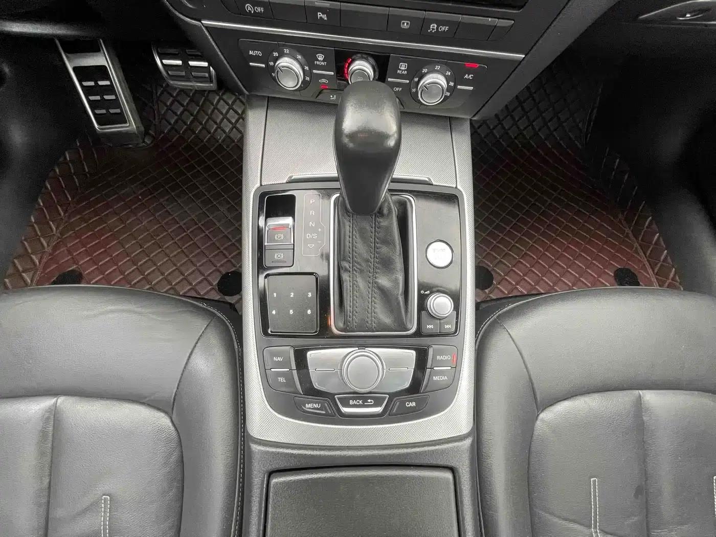 Audi A6L 2018 30th Anniversary Edition 35 TFSI Fashion Model — миниатюра 17