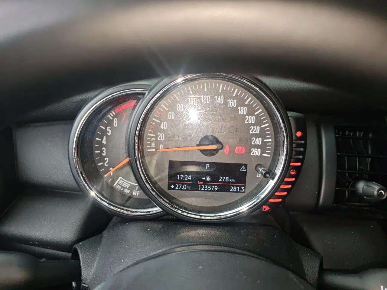 MINI 2015 1.2T ONE Five-Door Edition — миниатюра 11