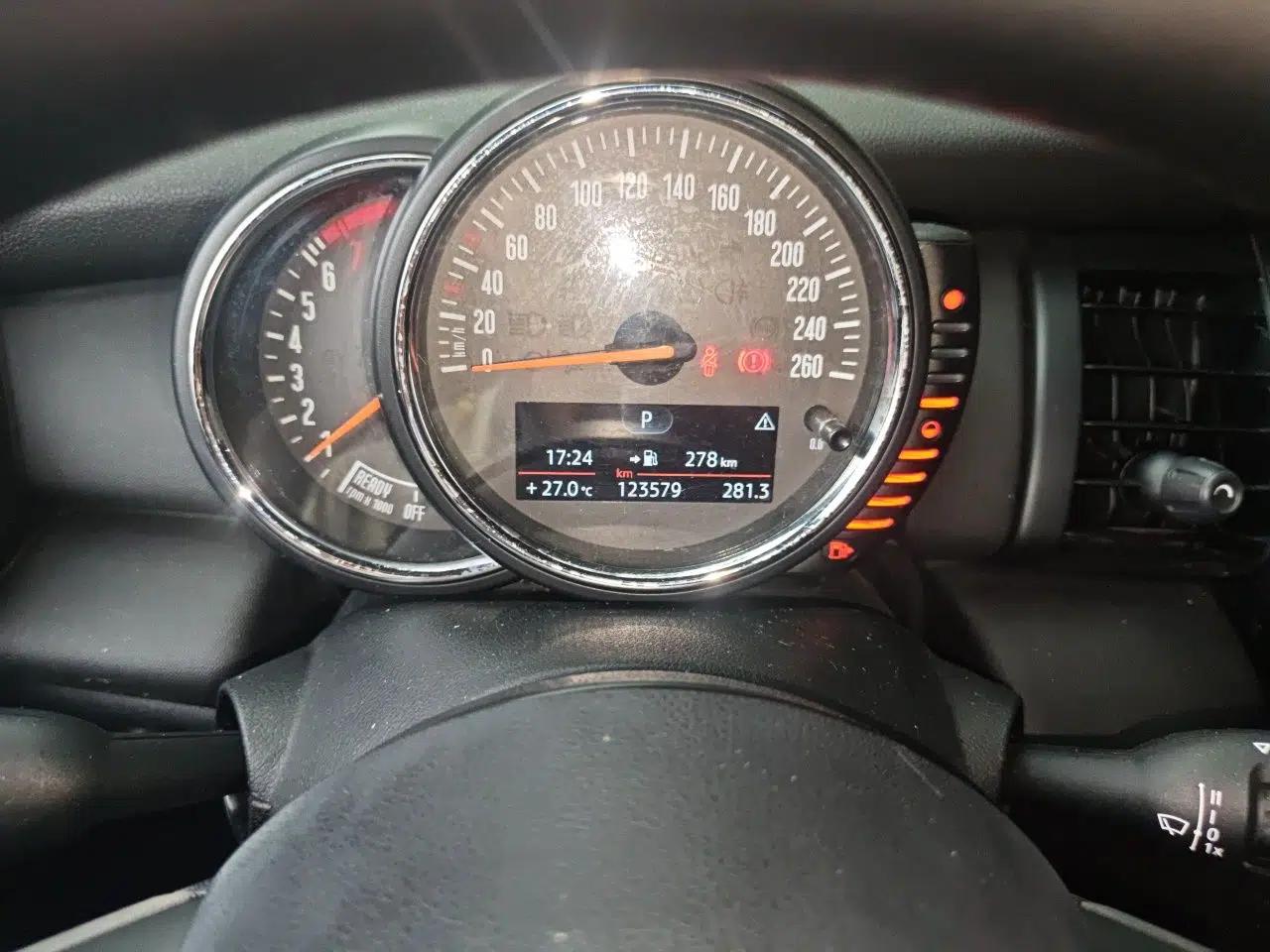 MINI 2015 1.2T ONE Five-Door Edition — миниатюра 12