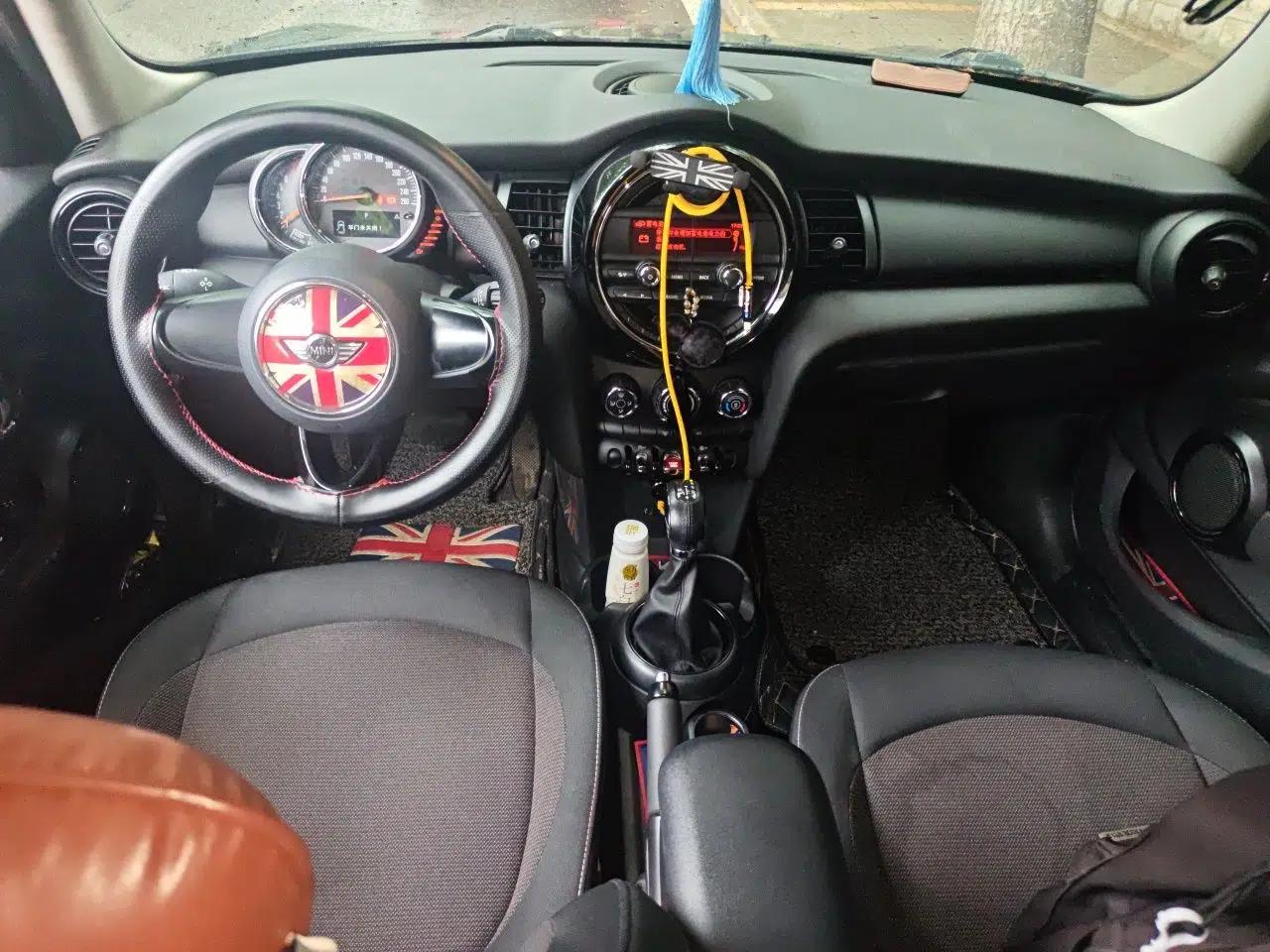 MINI 2015 1.2T ONE Five-Door Edition — миниатюра 9