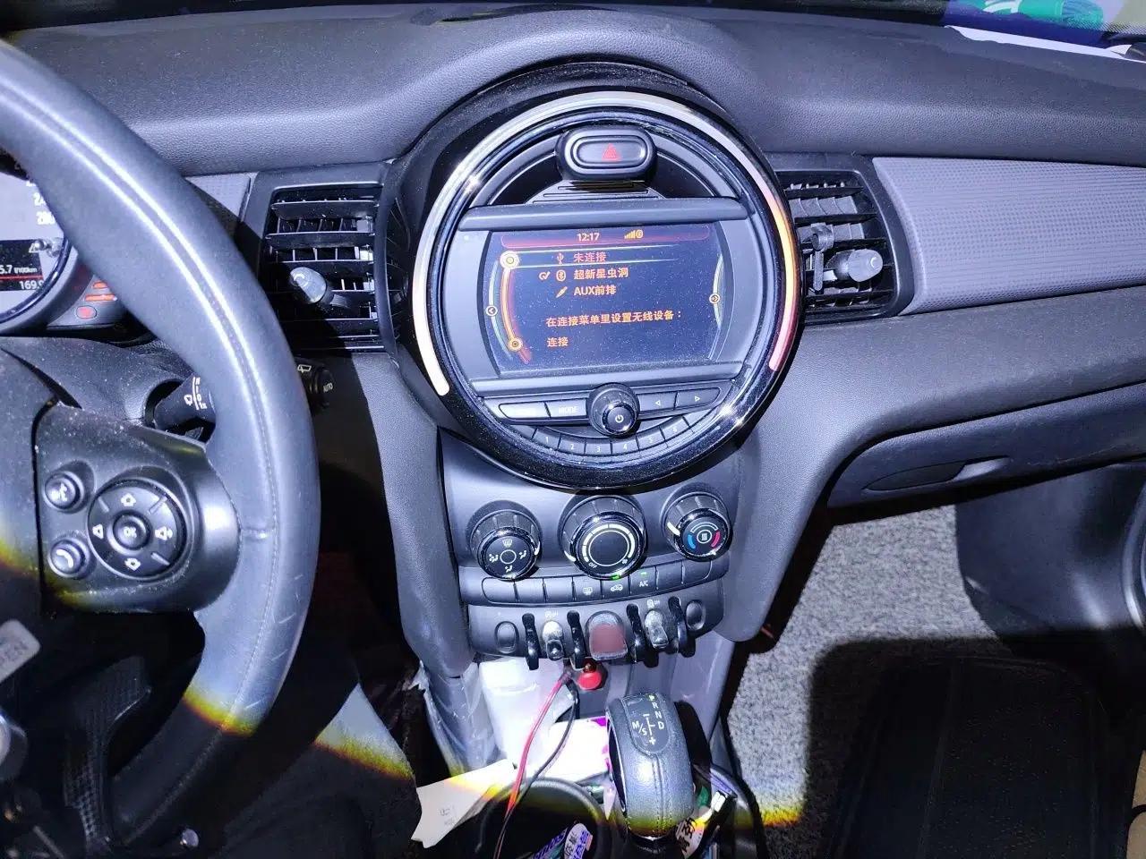 MINI 2015 1.5T COOPER Fun Five-Door Edition — миниатюра 11
