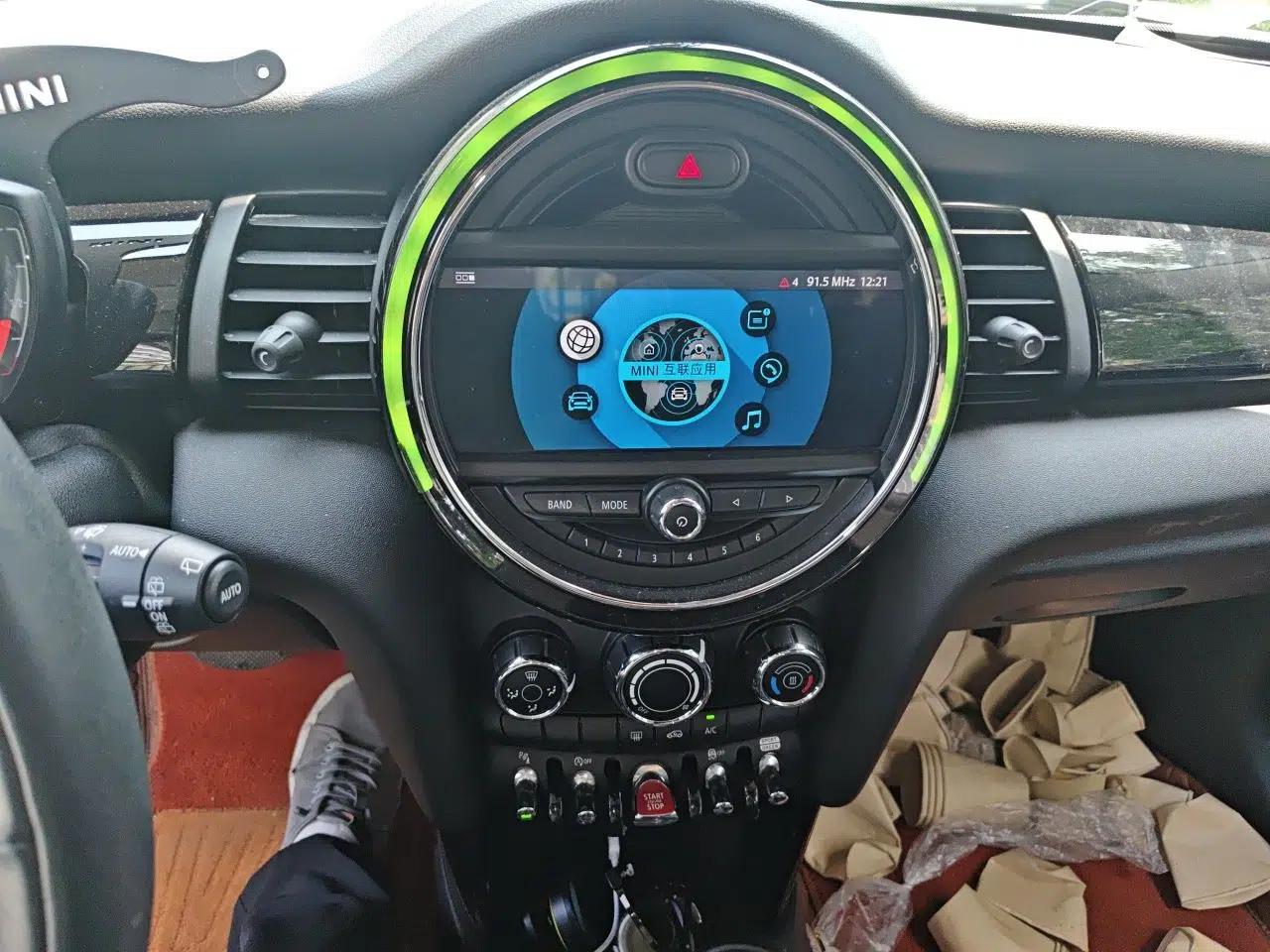 MINI 2018 1.5T COOPER Classic Edition — миниатюра 10