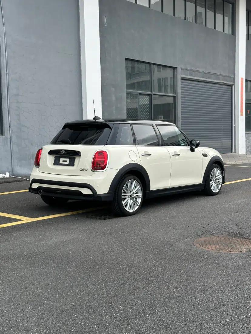 MINI 2022 1.5T COOPER Classic Edition Five-Door Version — миниатюра 2