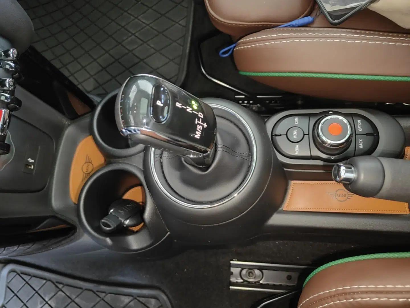 MINI 2019 2.0T COOPER S Classic Edition — миниатюра 16