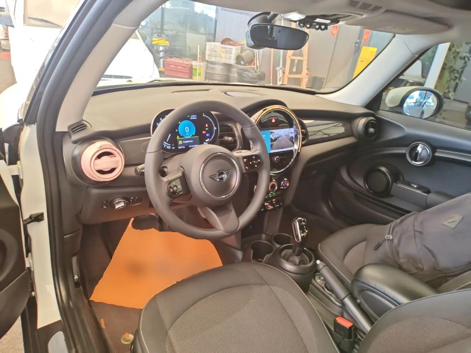MINI 2023 1.5T ONE — миниатюра 12
