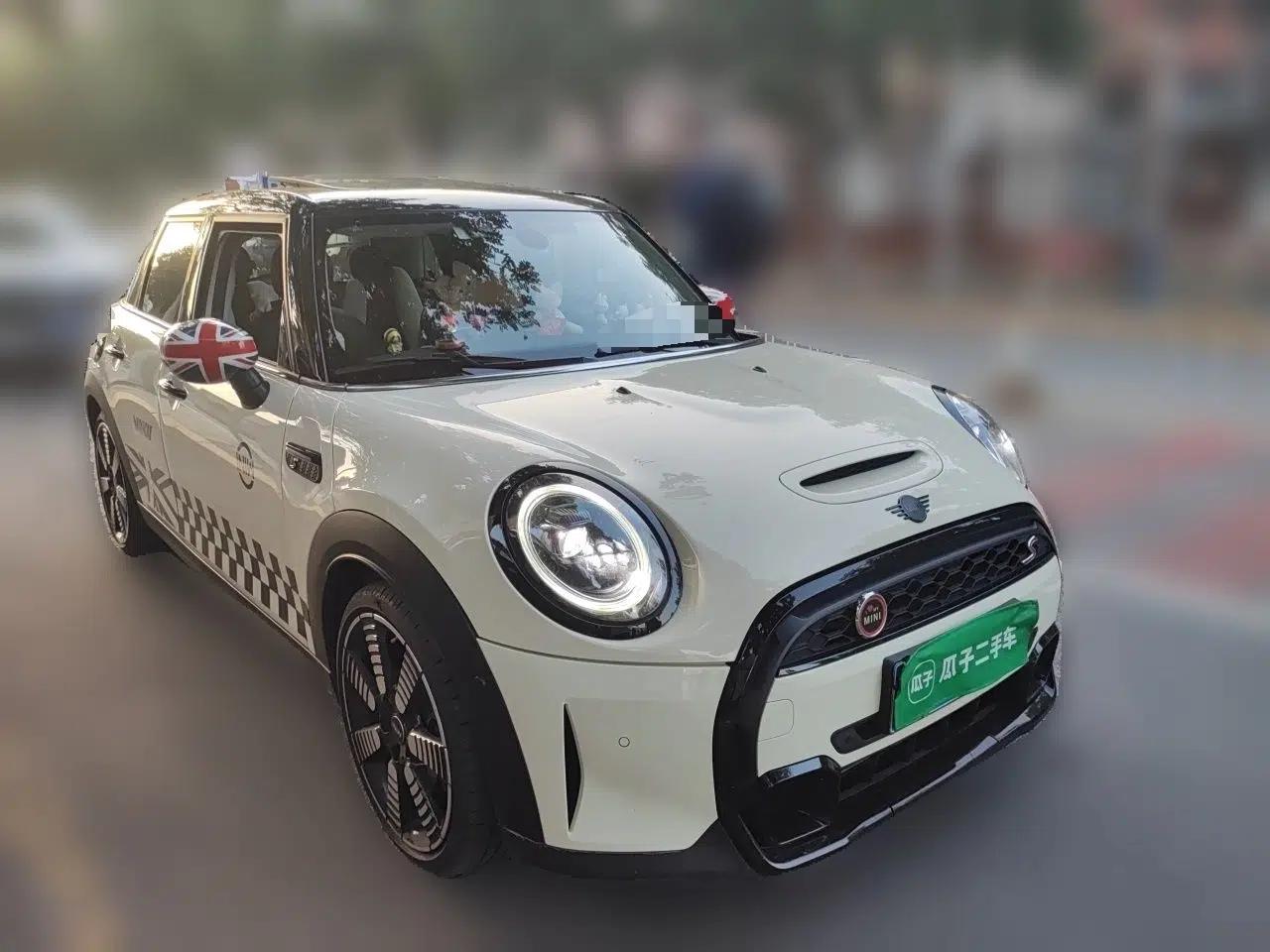 MINI 2022 Updated 2.0T COOPER S Classic Edition Five-Door Version — миниатюра 3