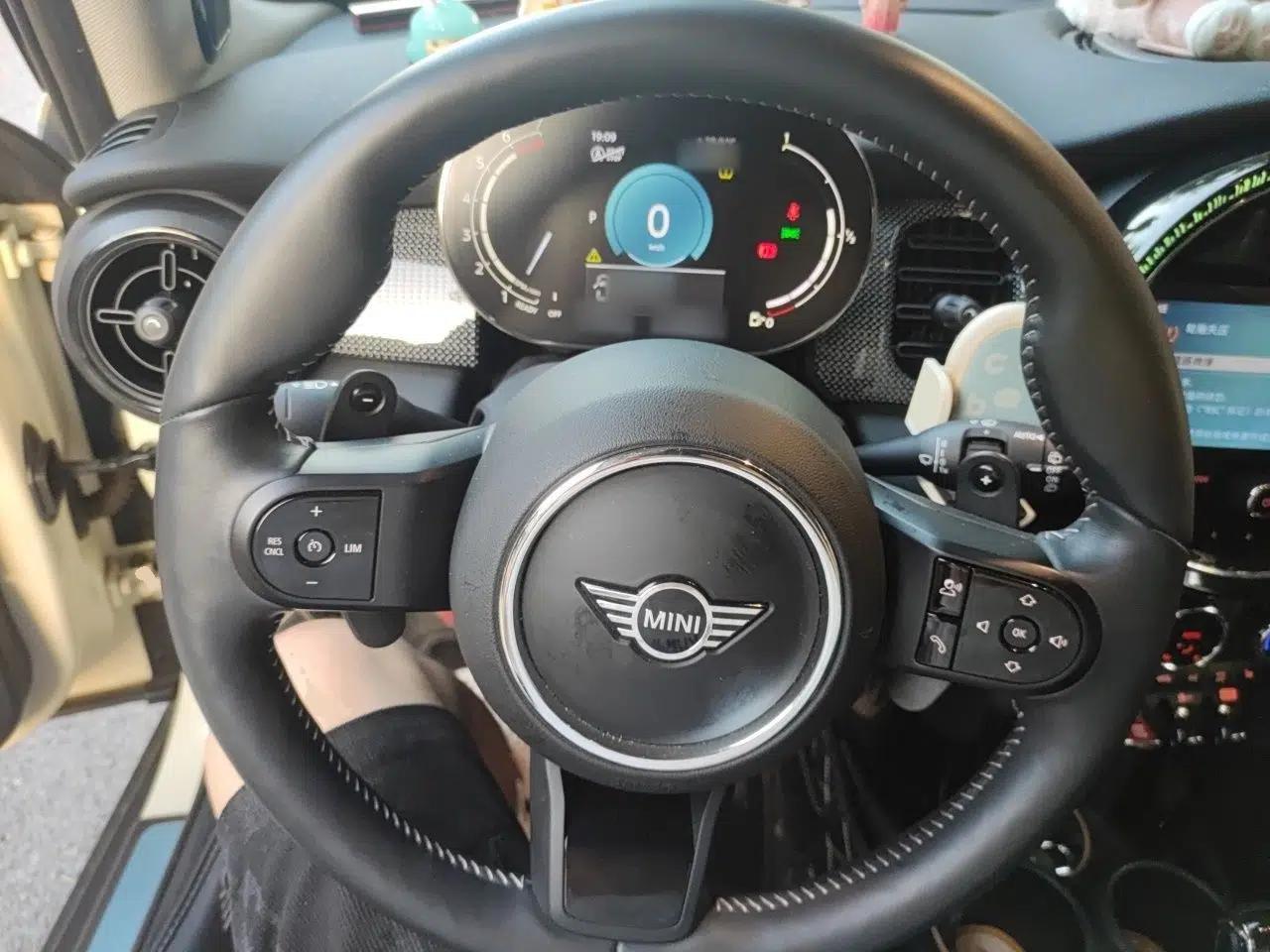 MINI 2022 Updated 2.0T COOPER S Classic Edition Five-Door Version — миниатюра 10