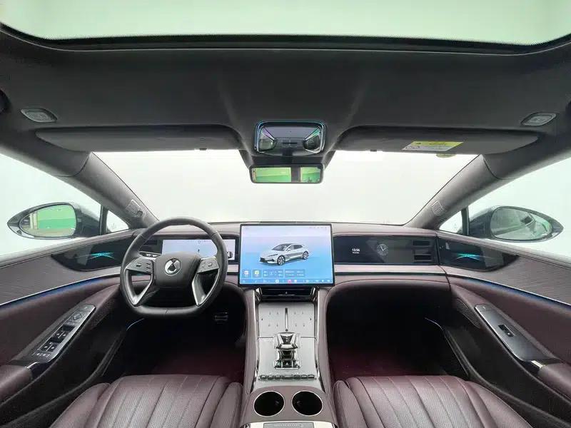 Denza Z9GT DM 2024 1100 AWD Ultra Edition — миниатюра 14