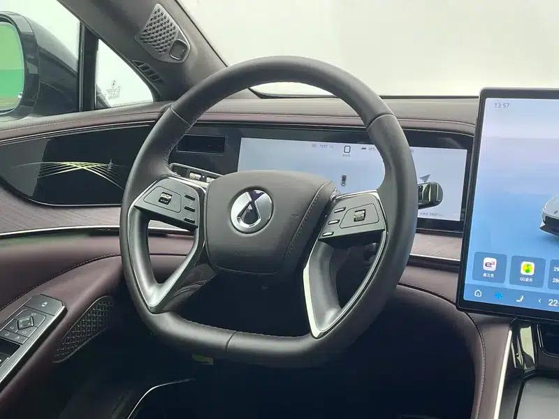 Denza Z9GT DM 2024 1100 AWD Ultra Edition — миниатюра 16