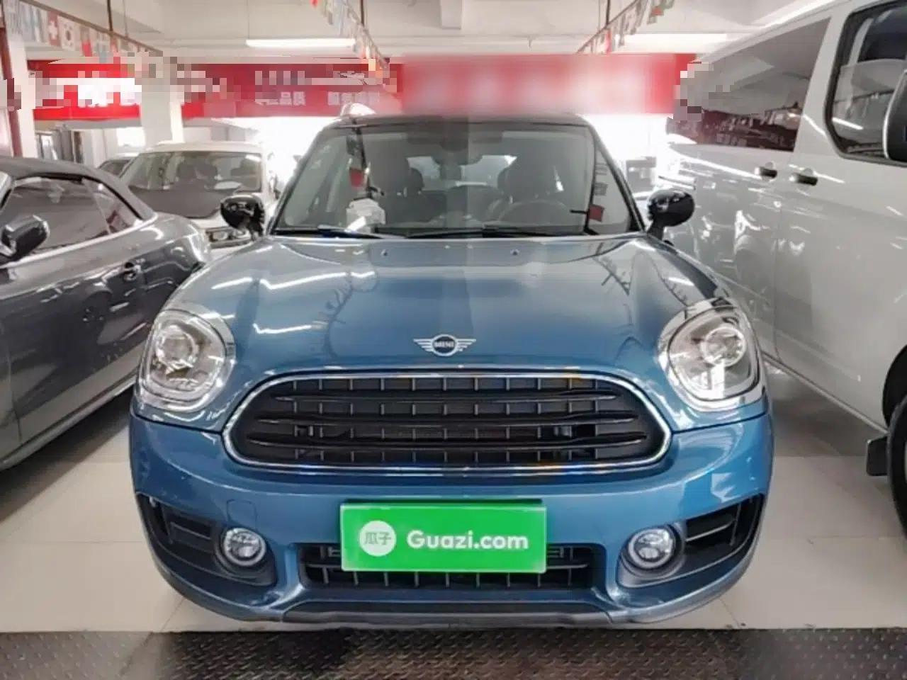 MINI Countryman 2019 1.5T COOPER ALL4 Artist Weekend Travel Edition — миниатюра 2