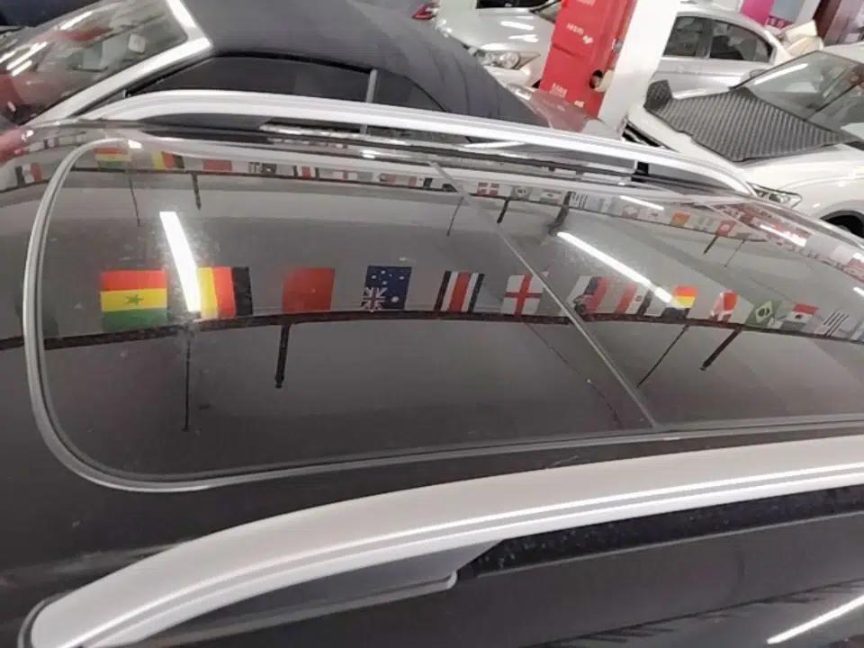 MINI Countryman 2019 1.5T COOPER ALL4 Artist Weekend Travel Edition — миниатюра 7