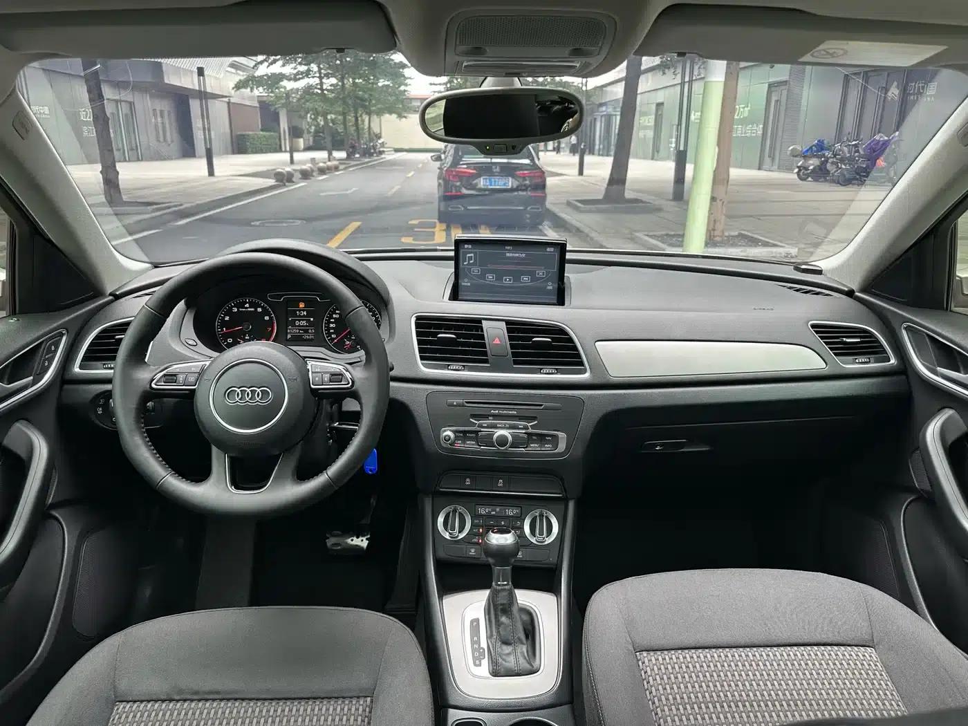 Audi Q3 2015 30 TFSI Progressive — миниатюра 12