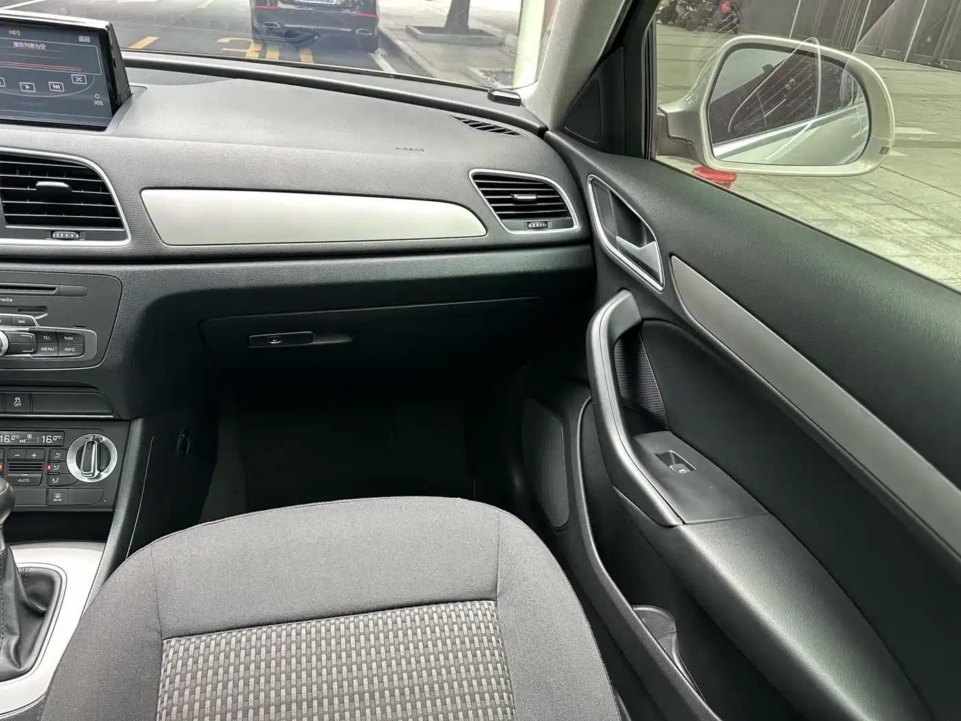 Audi Q3 2015 30 TFSI Progressive — миниатюра 14