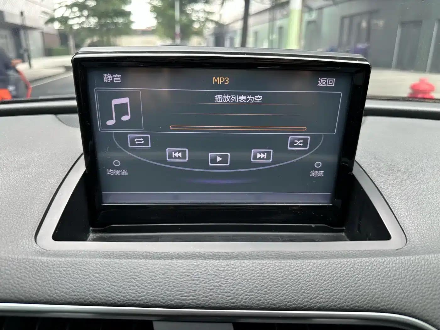 Audi Q3 2015 30 TFSI Progressive — миниатюра 18