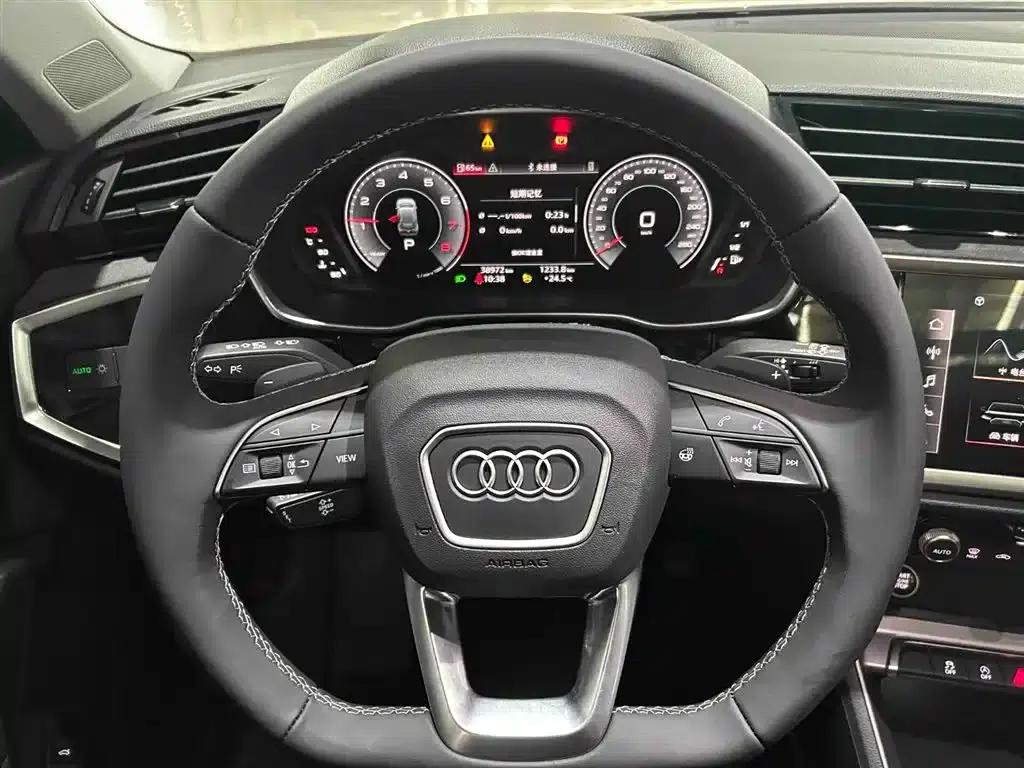 Audi Q3 2022 35 TFSI Fashion Dynamic Edition — миниатюра 3
