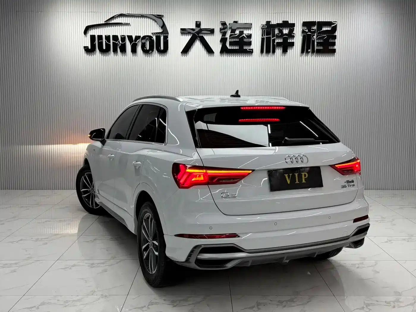 Audi Q3 2022 35 TFSI Progressive Dynamic — миниатюра 4