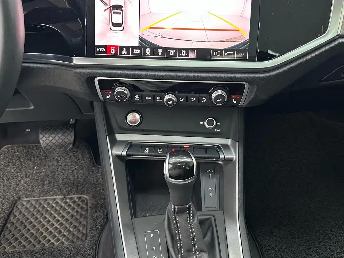 Audi Q3 2023 35 TFSI Progressive Dynamic (1.4T) — миниатюра 14