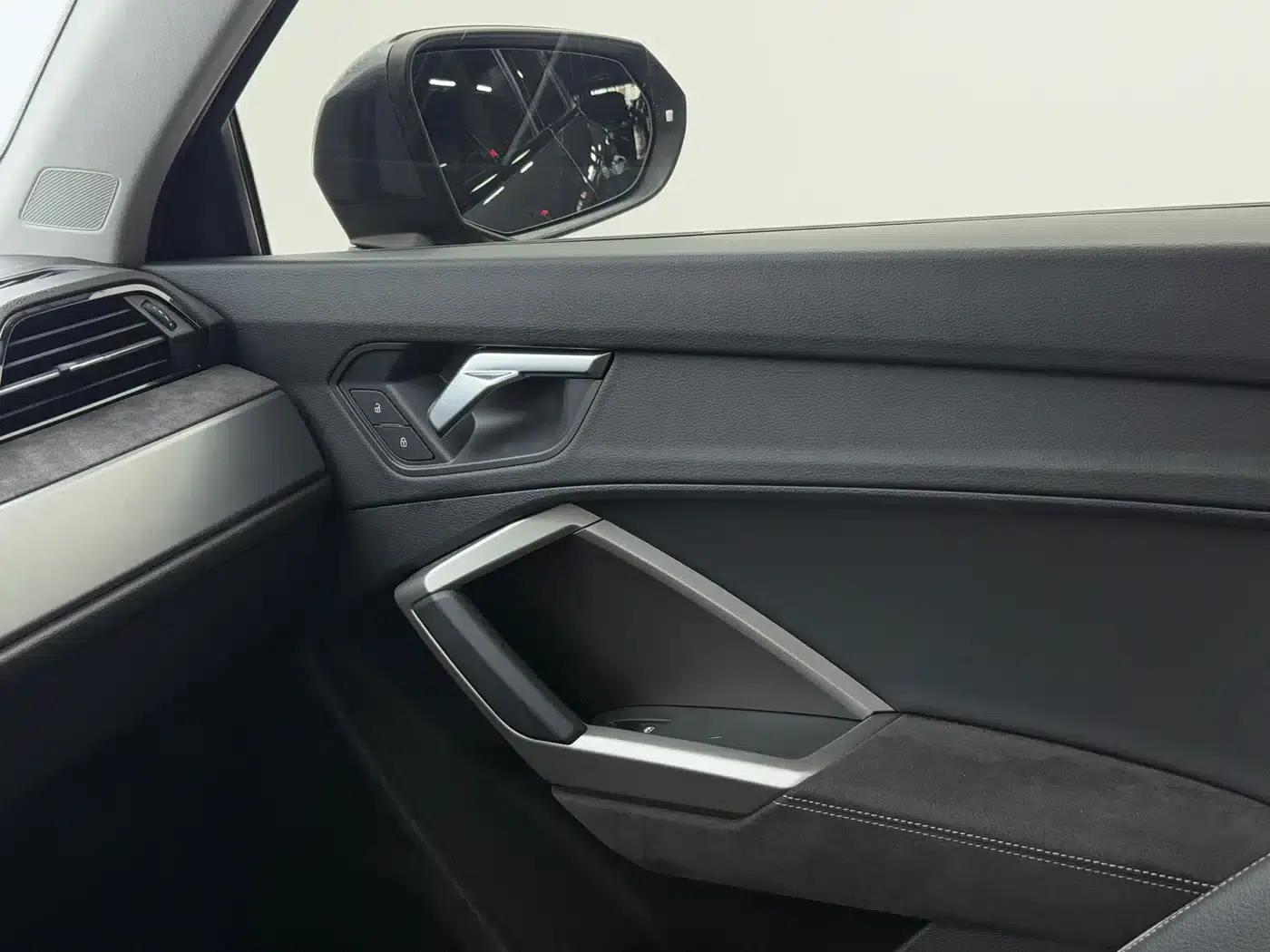 Audi Q3 2022 35 TFSI Fashion Dynamic Edition — миниатюра 11
