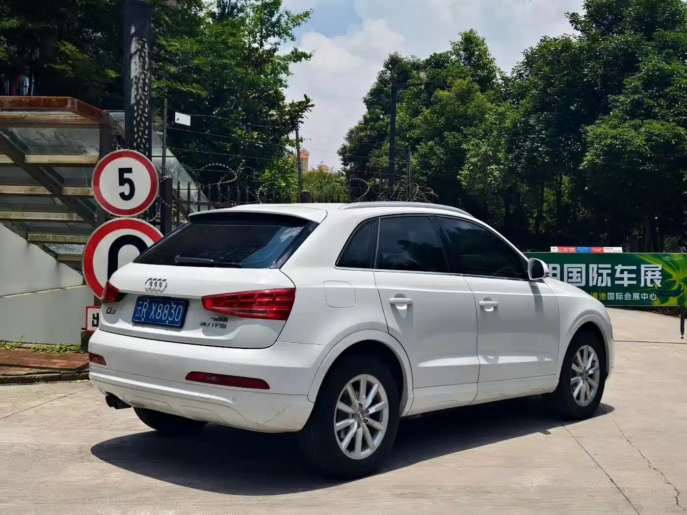 Audi Q3 2015 30 TFSI Progressive — миниатюра 9