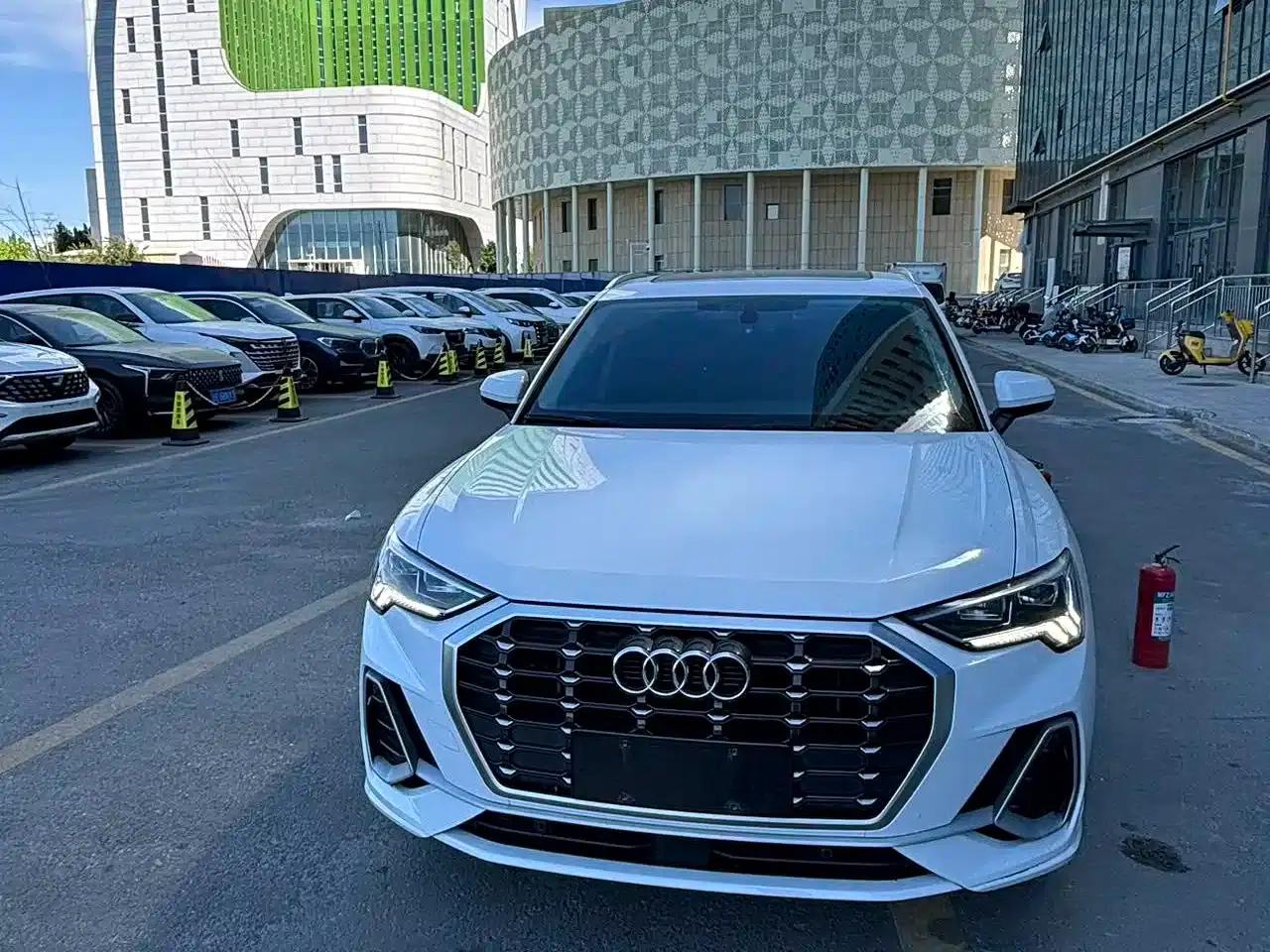 Audi Q3 2022 35 TFSI Fashion Dynamic Edition — миниатюра 1