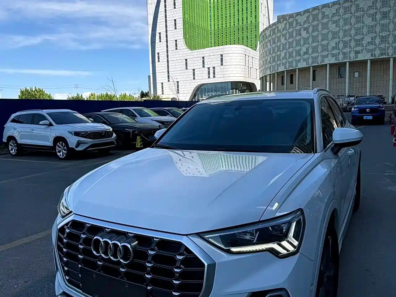 Audi Q3 2022 35 TFSI Fashion Dynamic Edition — миниатюра 2