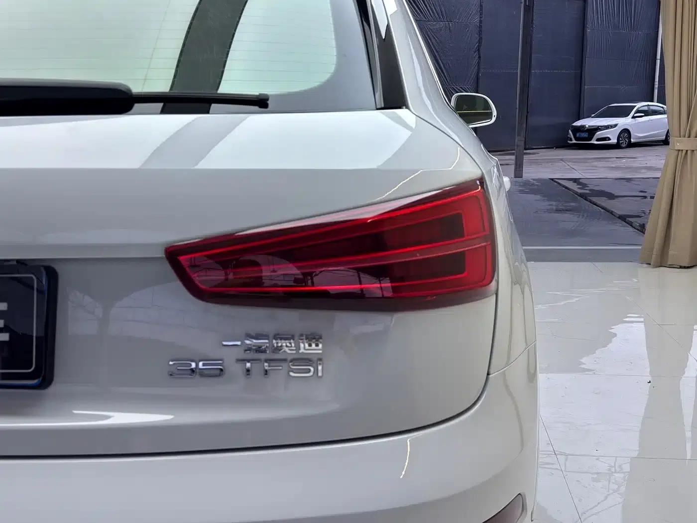 Audi Q3 2017 35 TFSI Fashion Edition — миниатюра 17