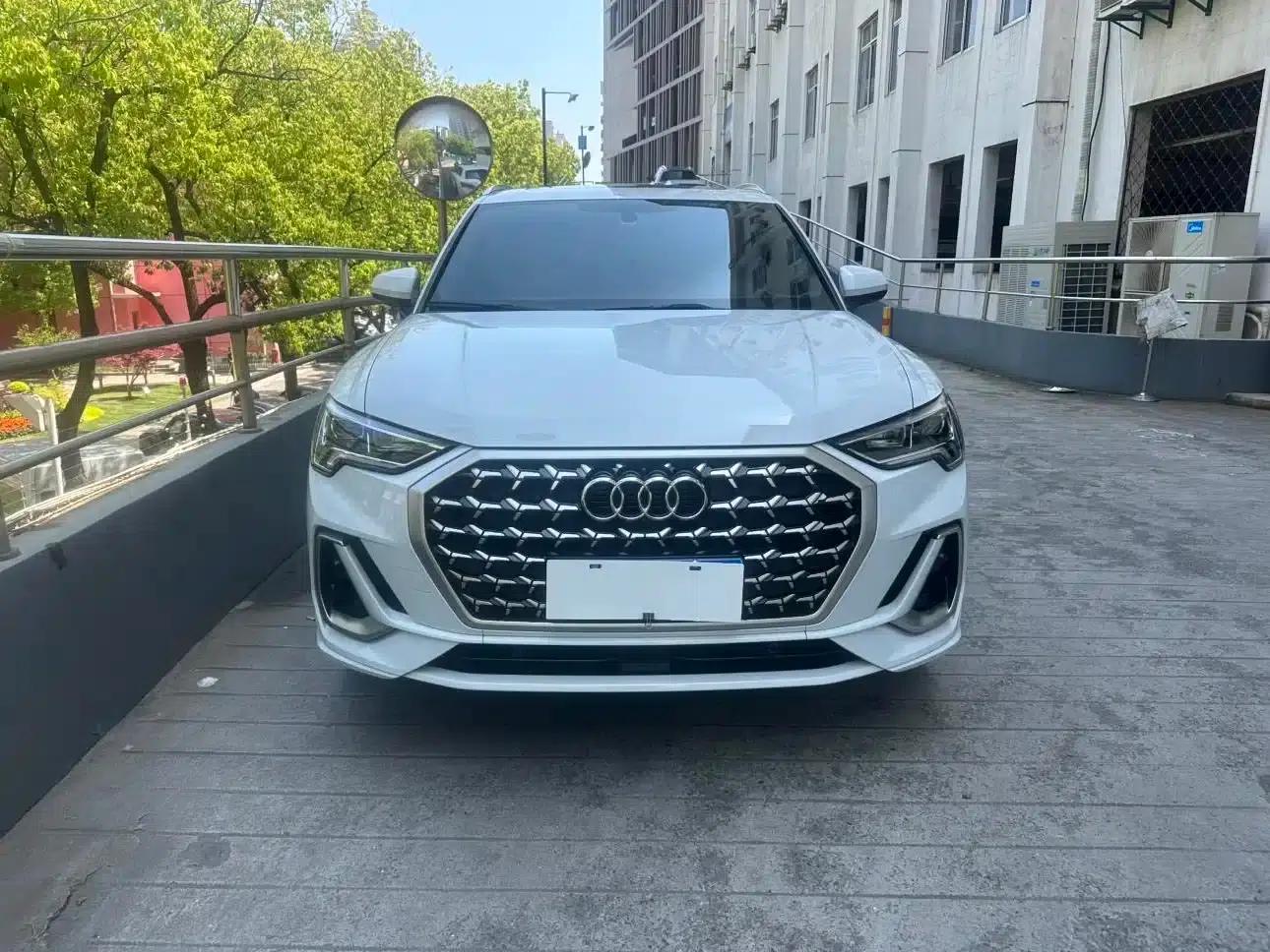 Audi Q3 2024 35 TFSI Fashion Dynamic Edition — миниатюра 2