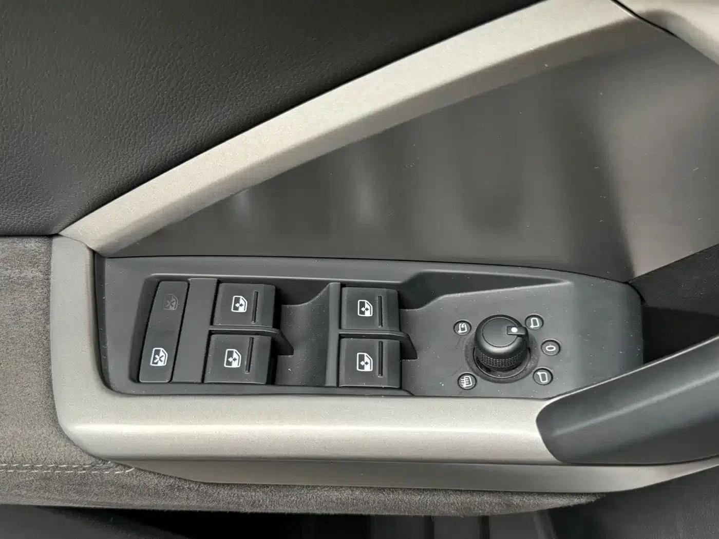 Audi Q3 2023 35 TFSI Fashion Dynamic (1.4T) — миниатюра 16