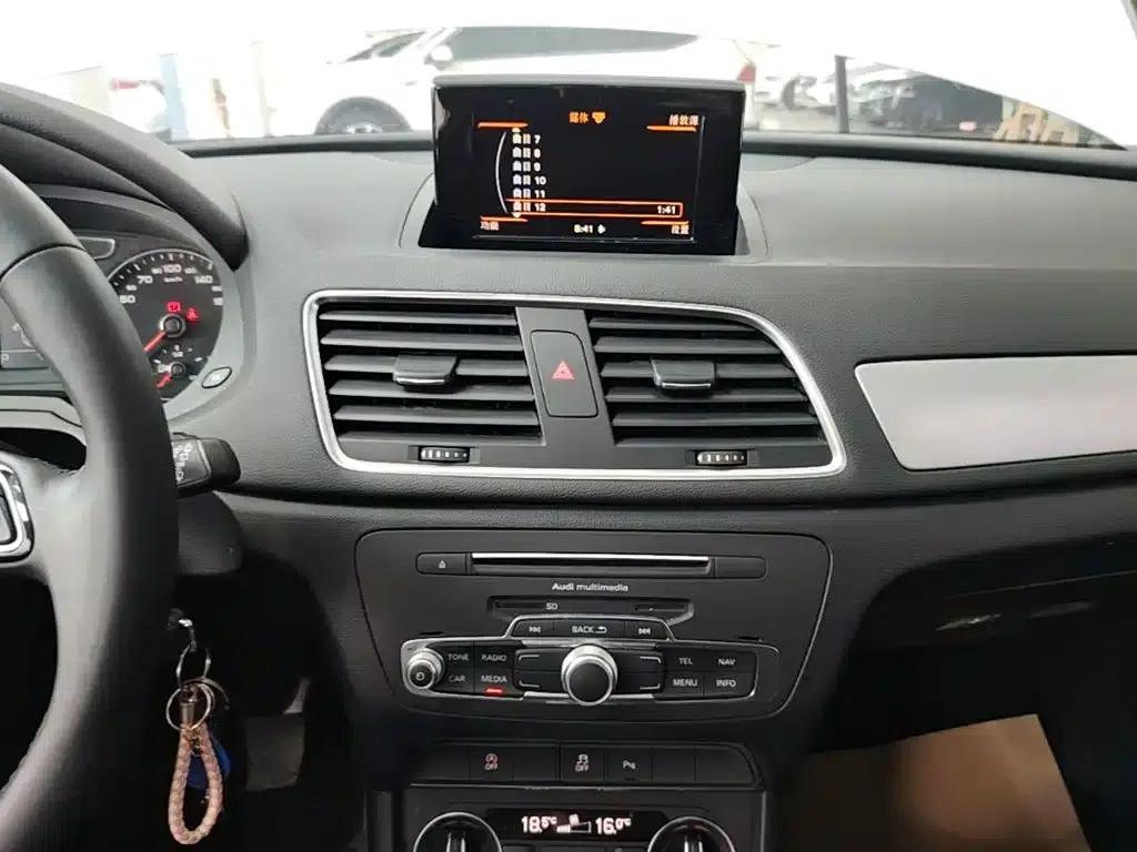 Audi Q3 2018 30th Anniversary Edition 30 TFSI Fashion Model — миниатюра 13
