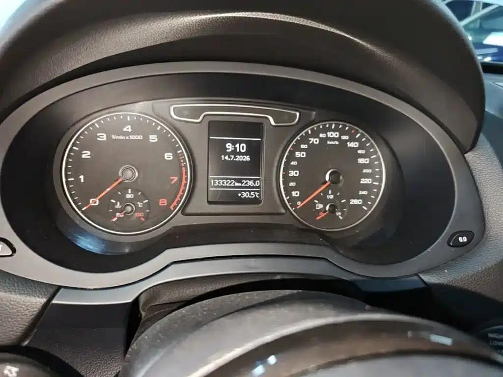 Audi Q3 2015 35 TFSI Progressive — миниатюра 12