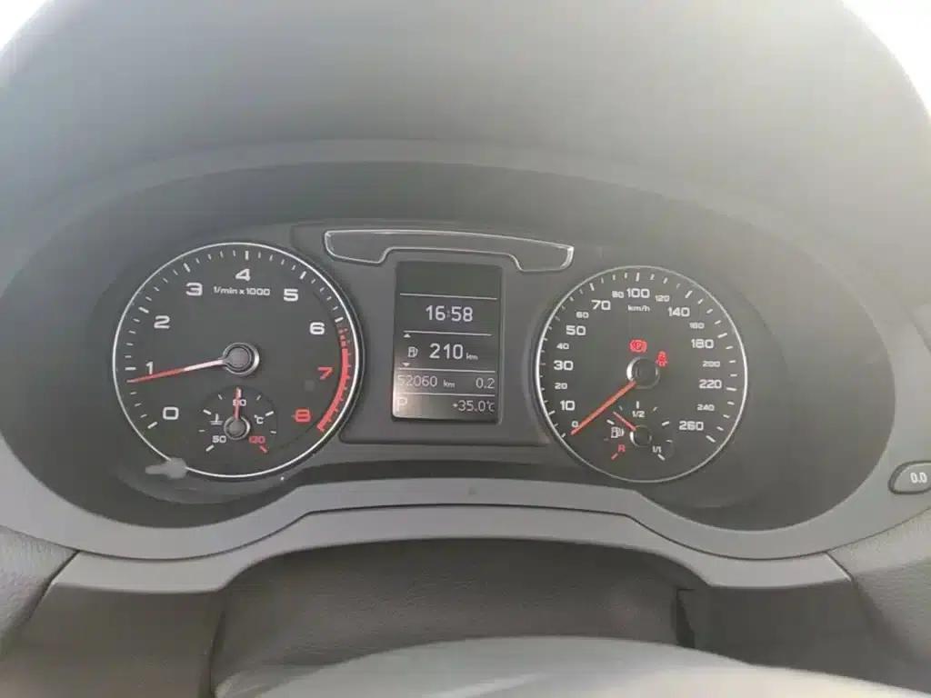 Audi Q3 2018 30th Anniversary Edition 35 TFSI Sport — миниатюра 12