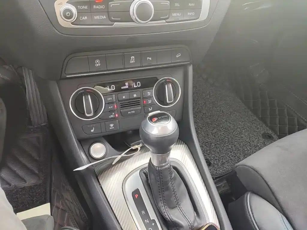 Audi Q3 2018 30th Anniversary Edition 35 TFSI Sport — миниатюра 14