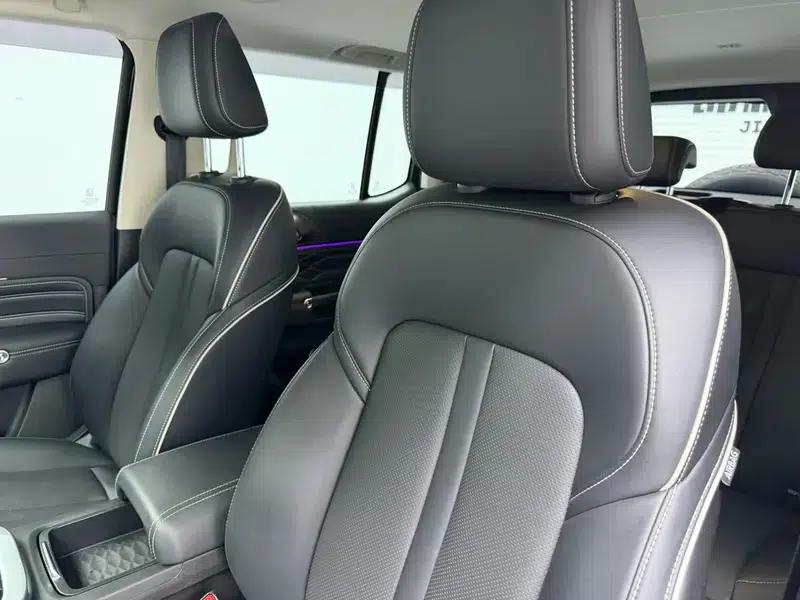 The 2023 Tank 300 City Edition 2.0T is very stylish. — миниатюра 10