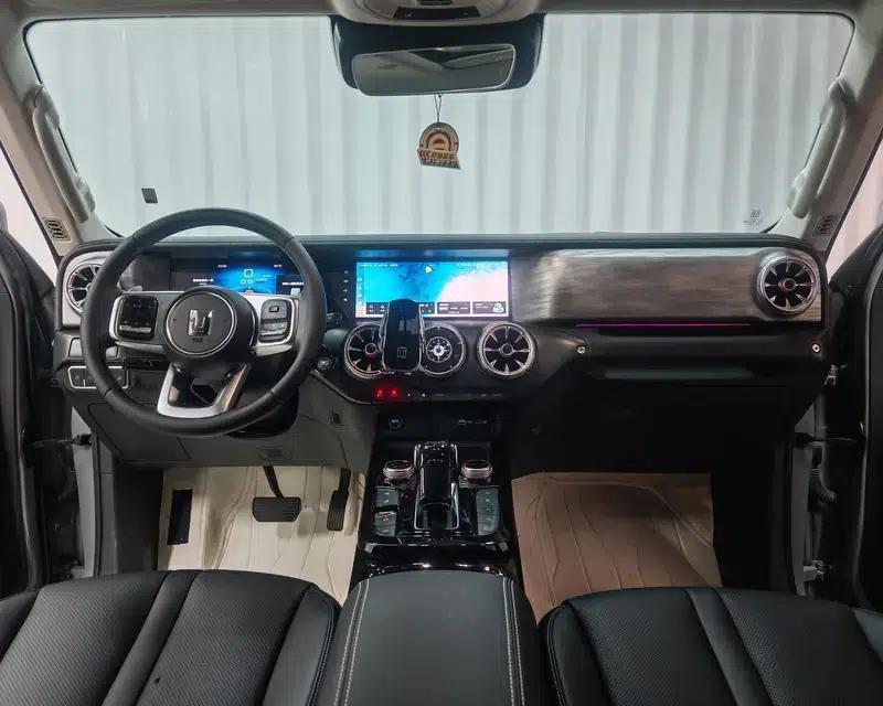 The 2023 Tank 300 City Edition 2.0T is very stylish. — миниатюра 14