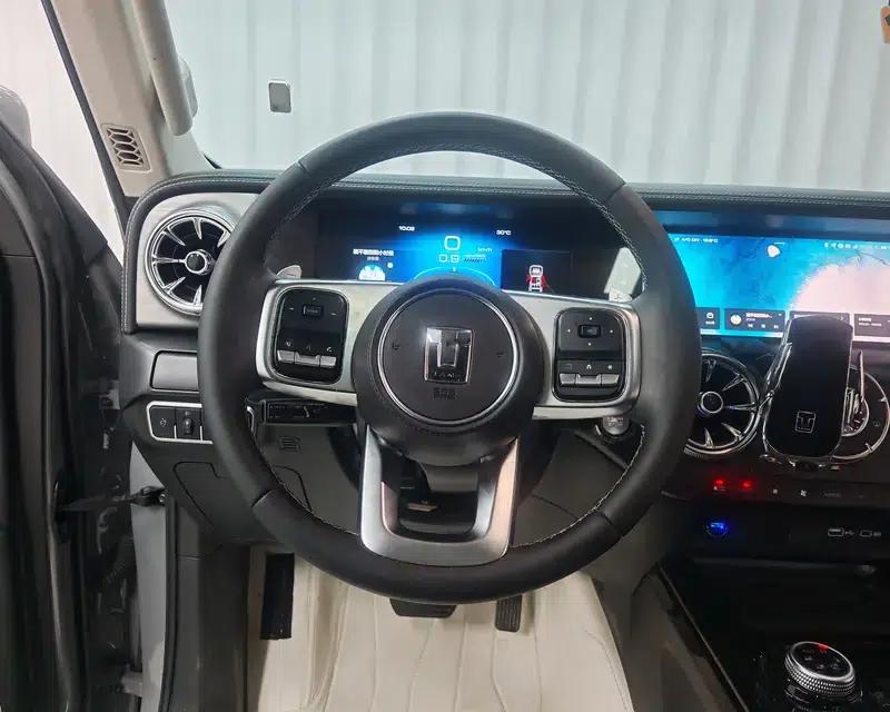 The 2023 Tank 300 City Edition 2.0T is very stylish. — миниатюра 16