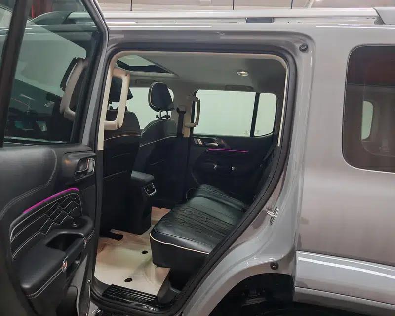 The 2023 Tank 300 City Edition 2.0T is very stylish. — миниатюра 18