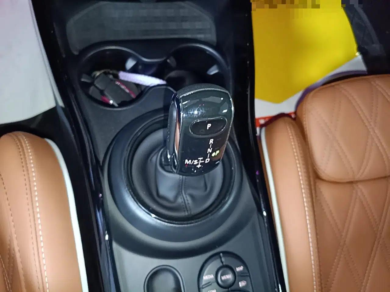 MINI Clubman 2023 Revised 2.0T COOPER S Connoisseur — миниатюра 16