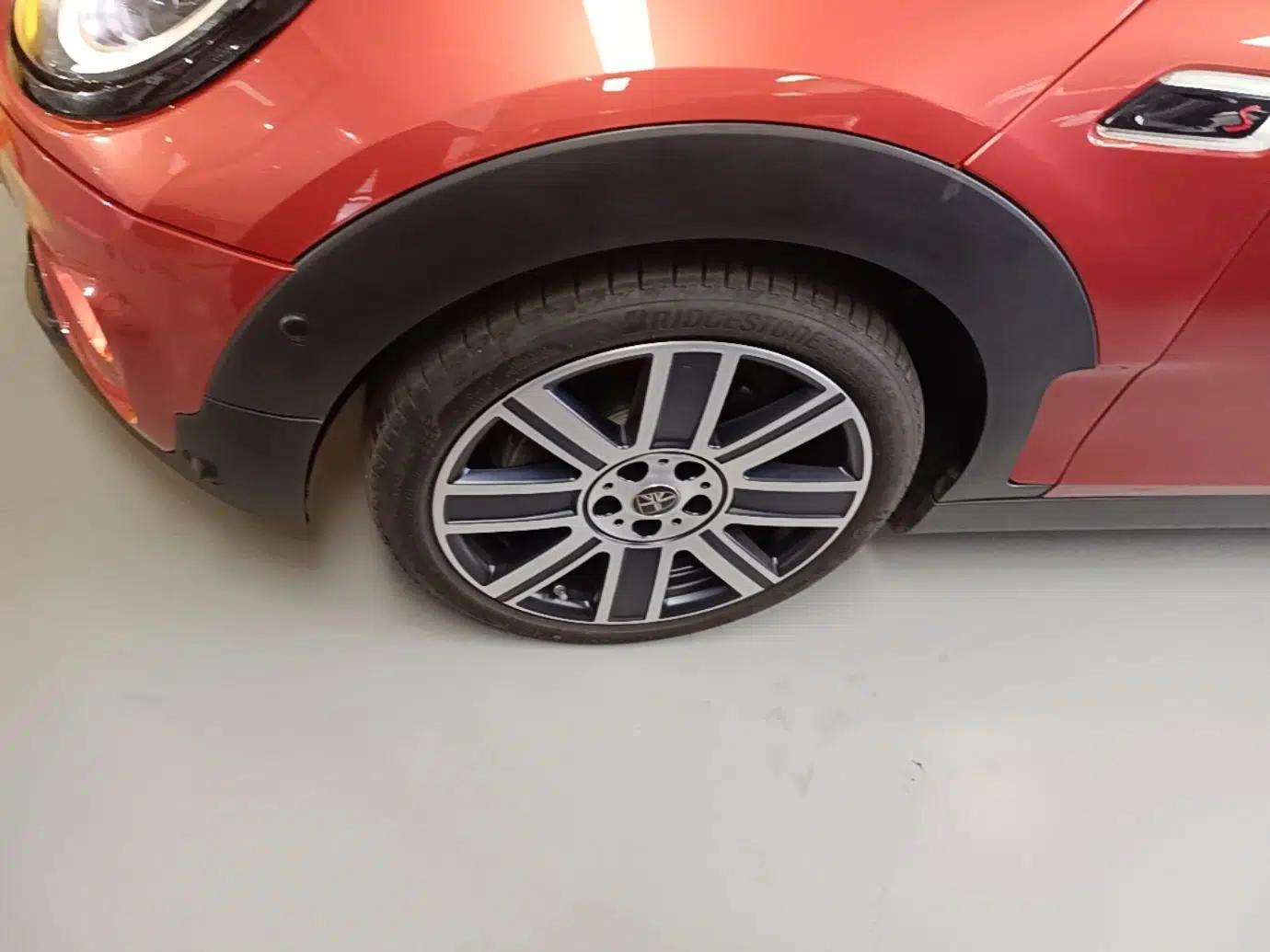 MINI Clubman 2023 Revised 2.0T COOPER S Connoisseur — миниатюра 10