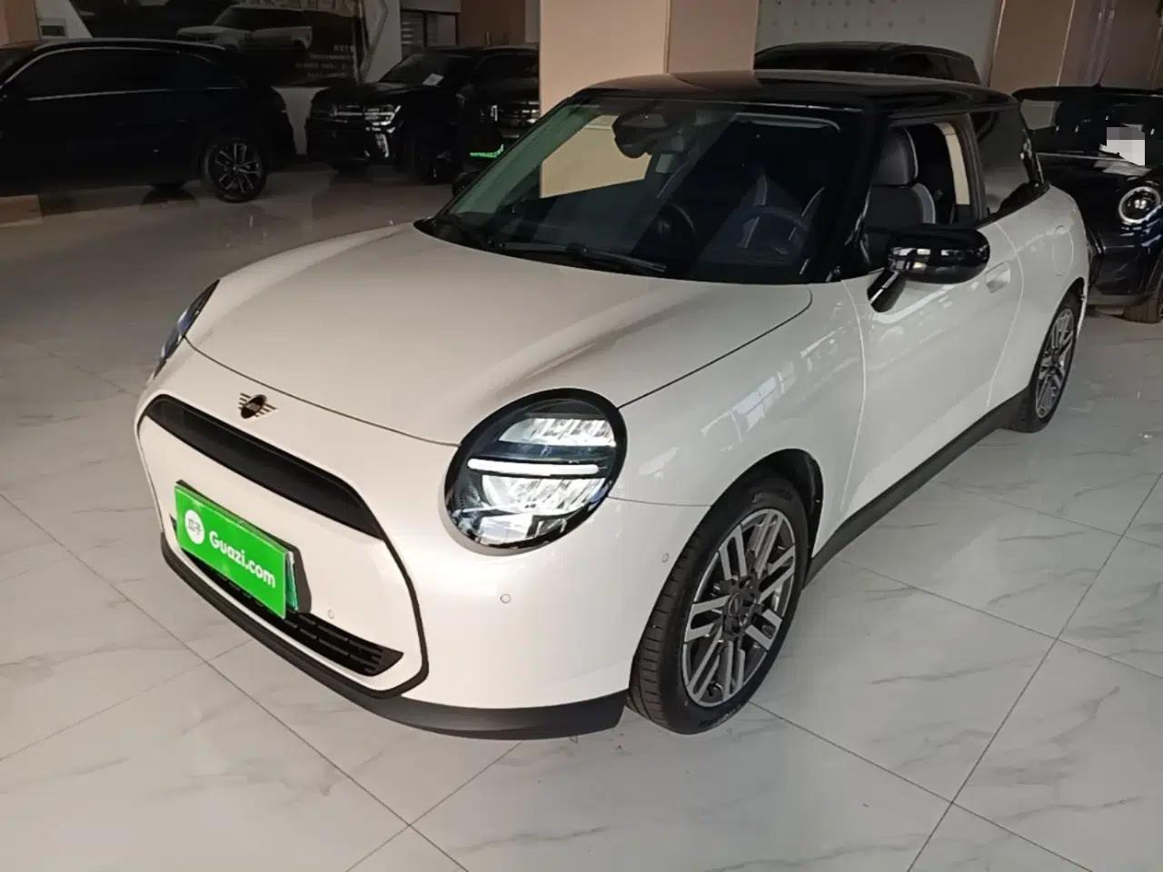 MINI Electric COOPER 2024 456km COOPER E Classic Edition — миниатюра 1