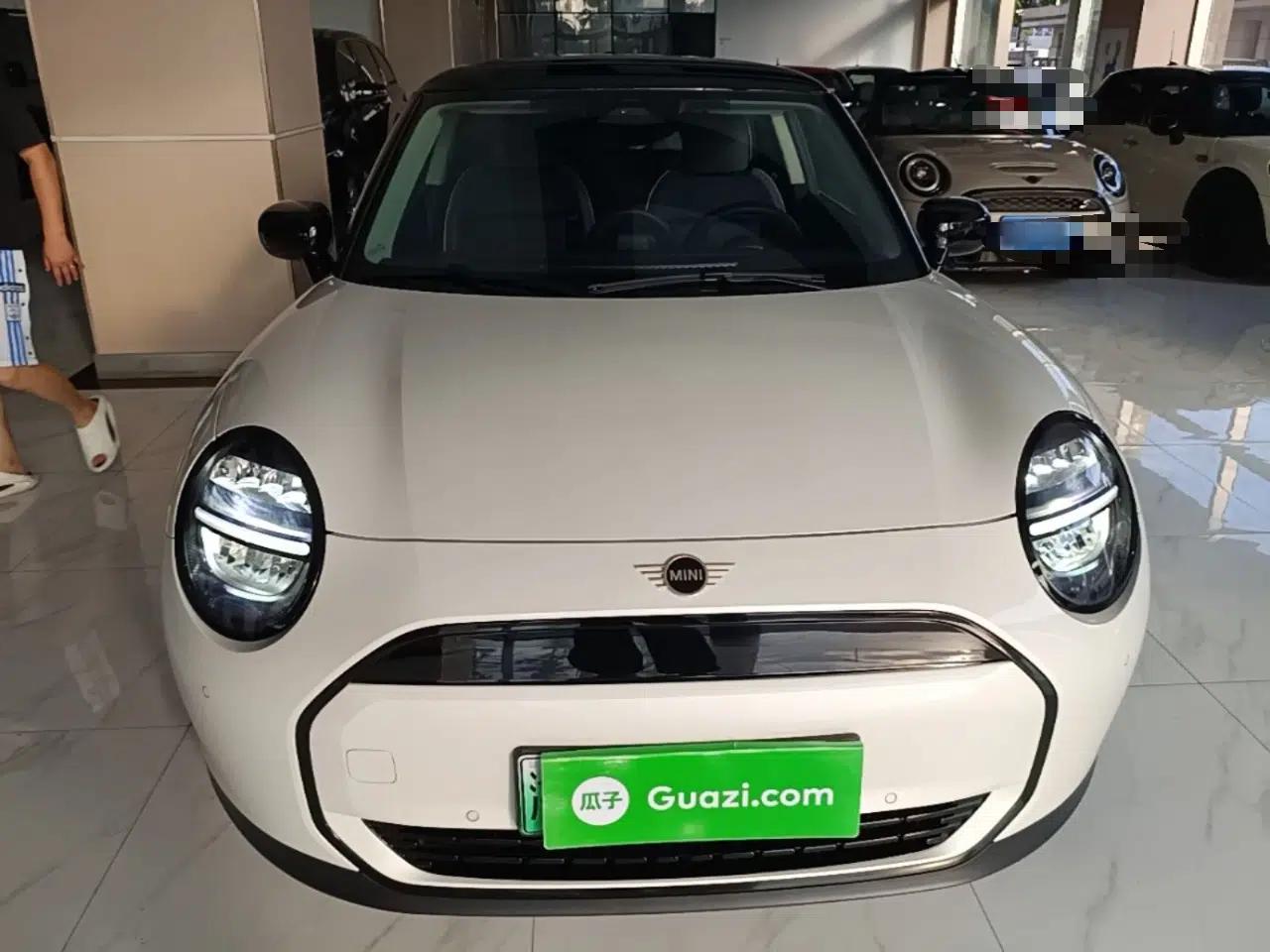 MINI Electric COOPER 2024 456km COOPER E Classic Edition — миниатюра 2