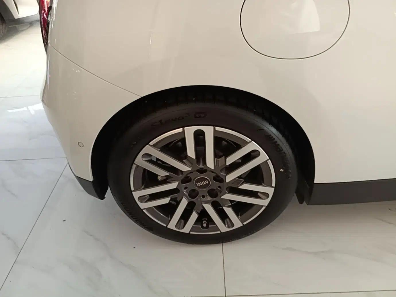 MINI Electric COOPER 2024 456km COOPER E Classic Edition — миниатюра 11